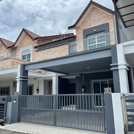 קואה Langkawi Cozy Holiday Home At Taman Simfoni By Zervin מראה חיצוני תמונה